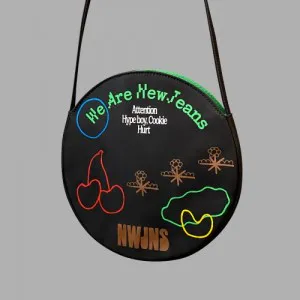 NewJeans (뉴진스) - 1st EP [New Jeans] [Bag (Black) ver.] [한정반]