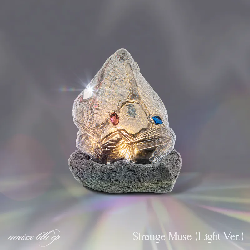 NMIXX - 미니 6집 Strange Muse (Light Ver.)