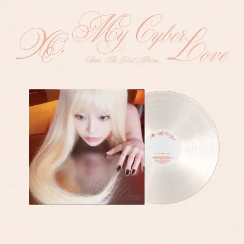 츄 (CHUU) - The First Album [XO, My Cyberlove] (LP Ver.)