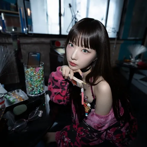 여진 - 1st Single Album [Lv1]